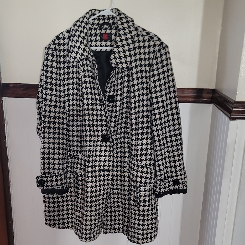 Houndstooth Black and White Women's Coat